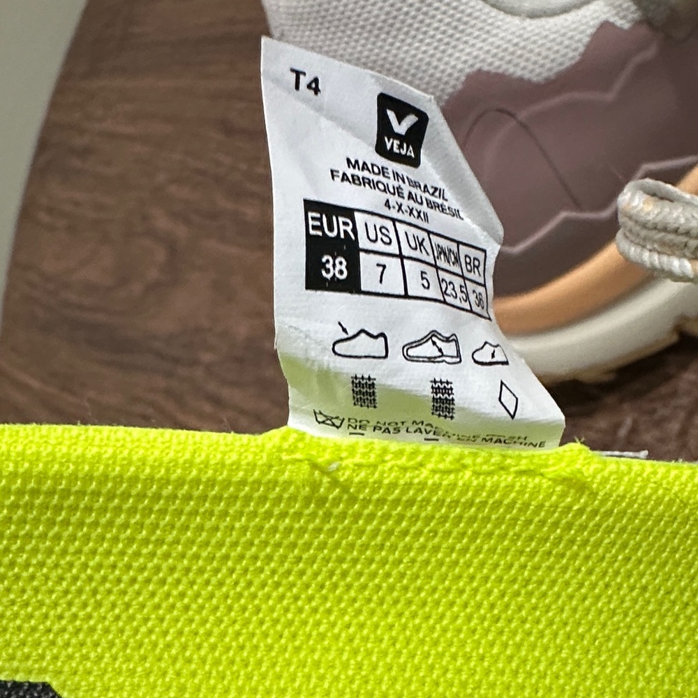 VEJA Sneakers Color: PIERRE Women's size 7 - Picture 12 of 14